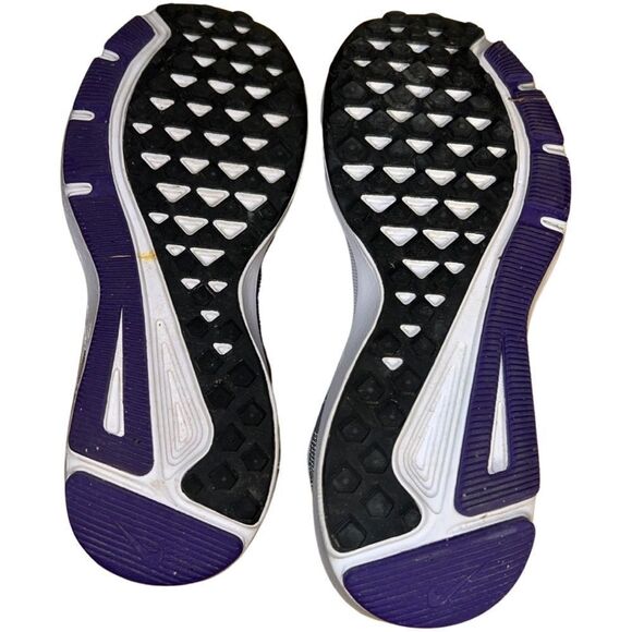 Like New Women’s Nike size 6 Purple & Gray Run Swift Sneakers - Picture 6 of 8